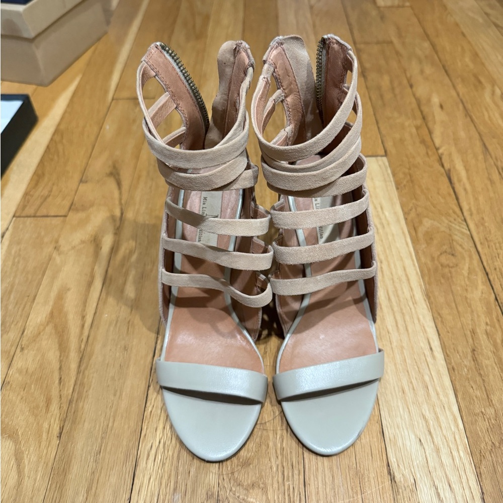 Kane by Mia Limited Edition taupe suede strappy wedge sandals Size 6